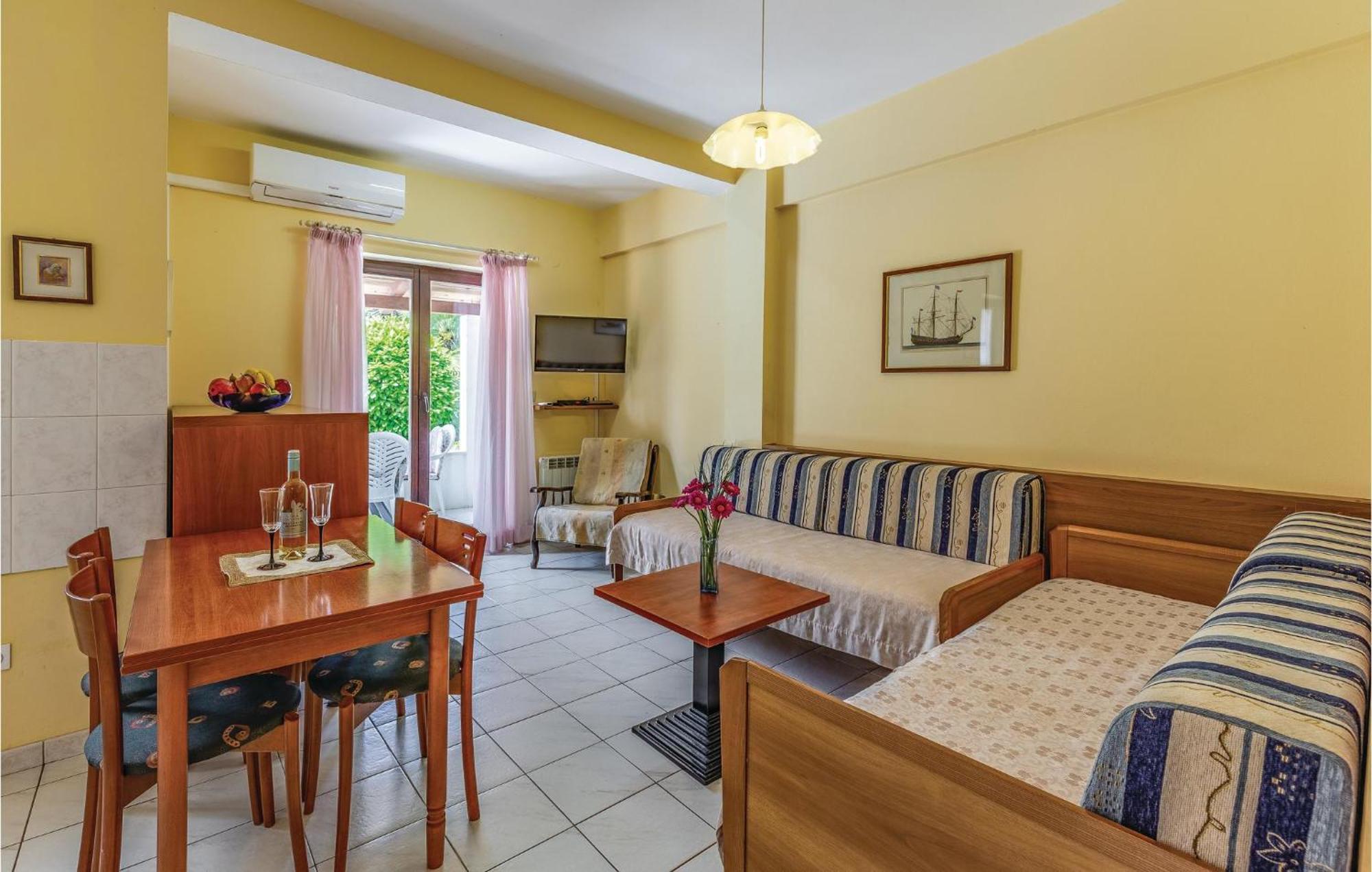1 Bedroom Beautiful In
