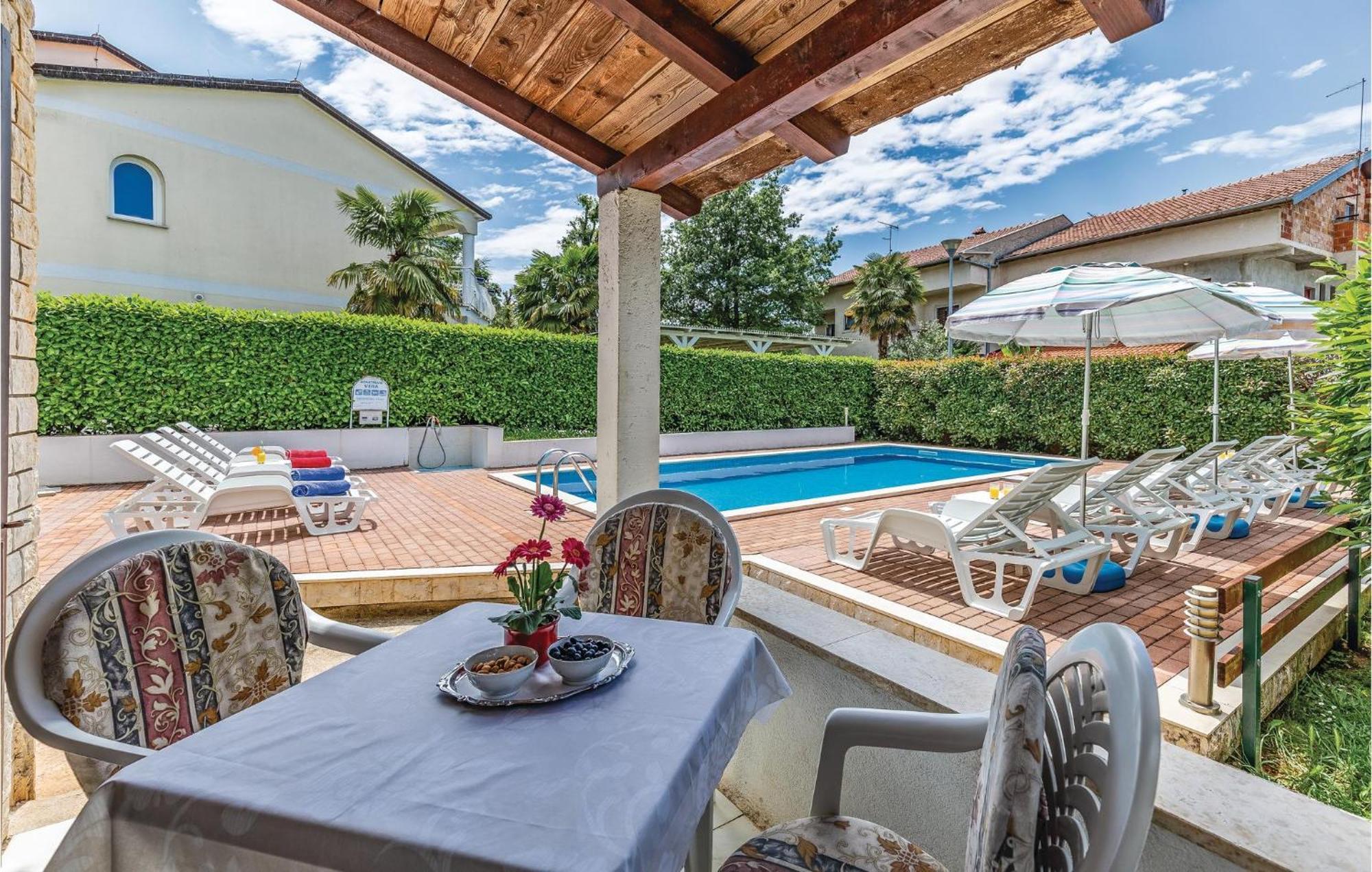 1 Bedroom Beautiful In * Poreč