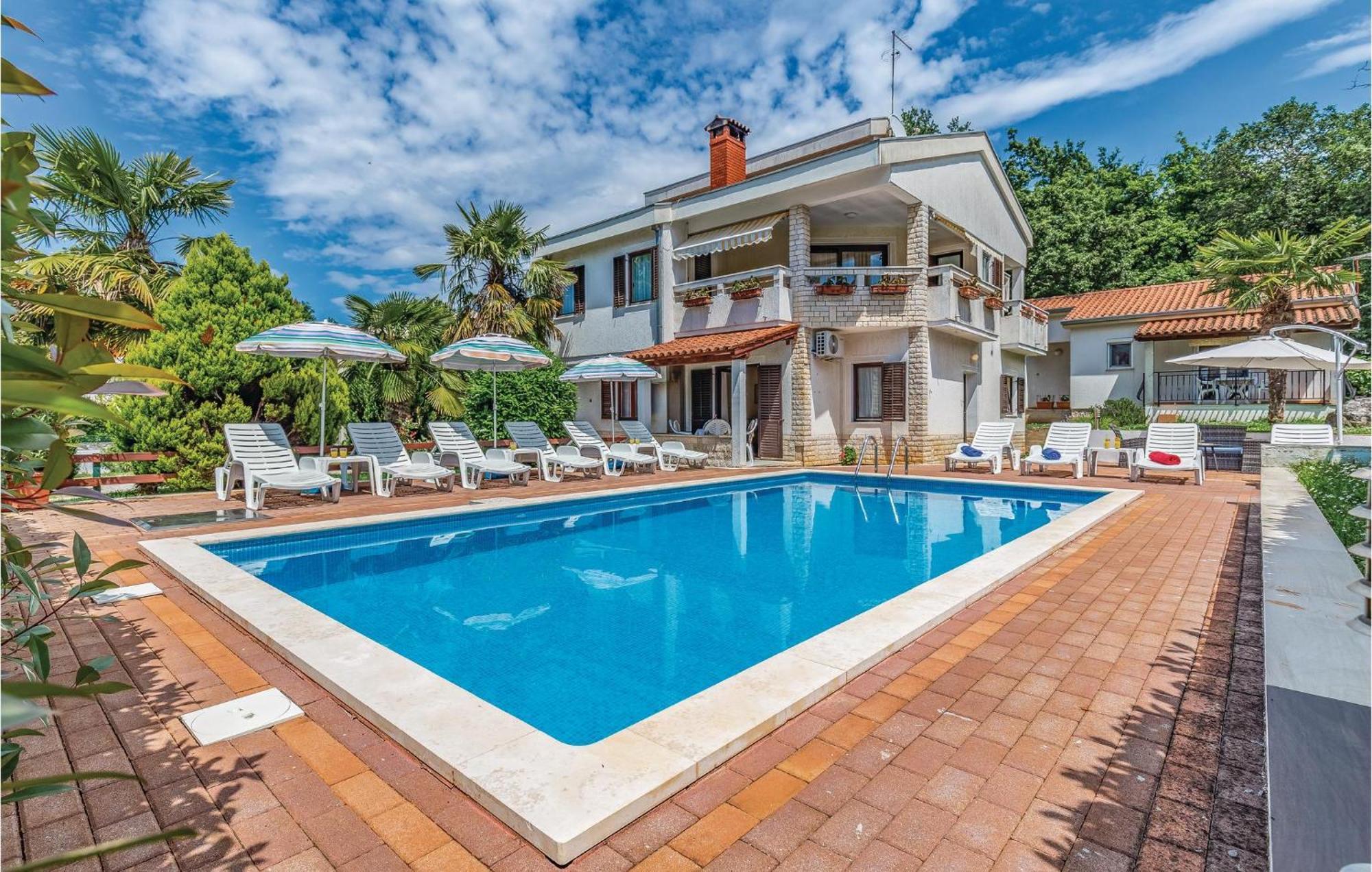 Apartment 1 Bedroom Beautiful In