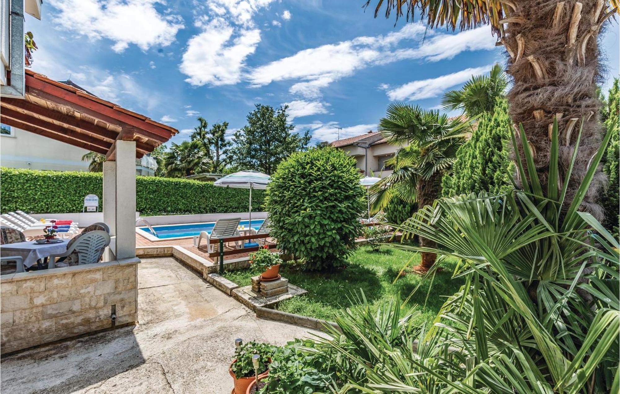 1 Bedroom Beautiful In Poreč